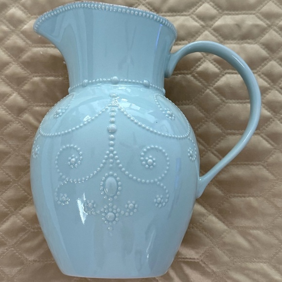 NWOB LENOX American by Design FRENCH PERLE Large 78 oz Ceramic Pitcher- Ice Blue - Picture 4 of 10